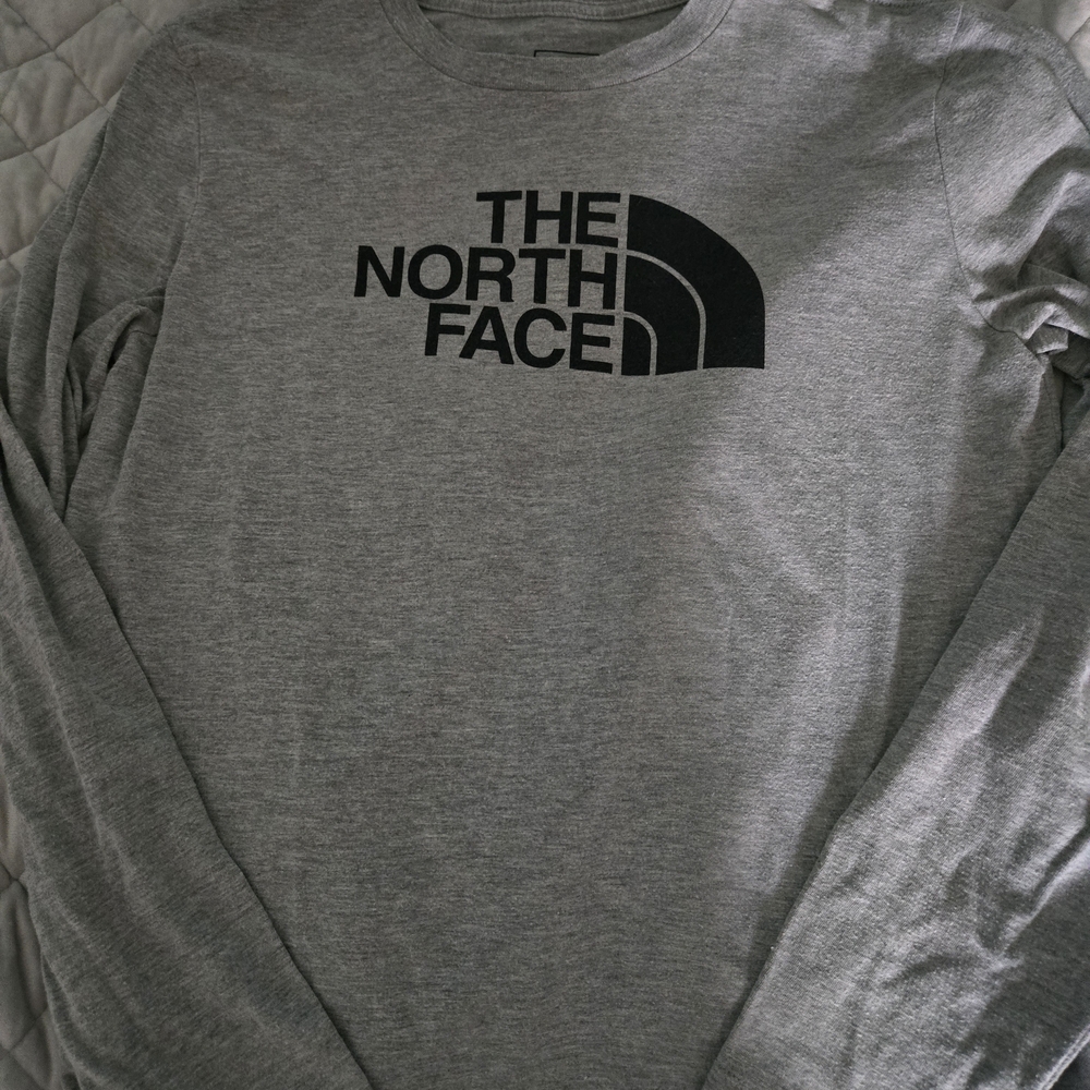 The North Face Men's Gray Long Sleeve Shirt